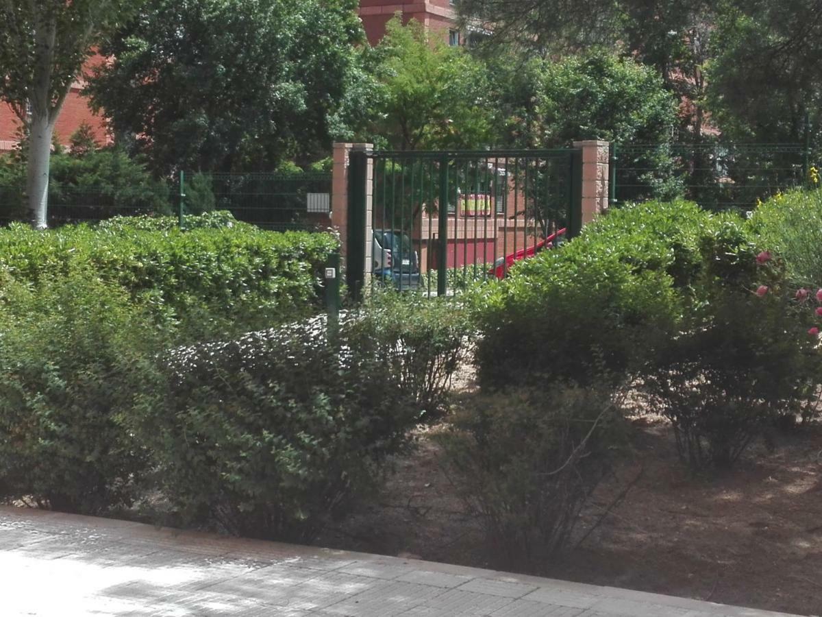 Apartamento Pinar De Chamartin Apartment Мадрид Екстериор снимка